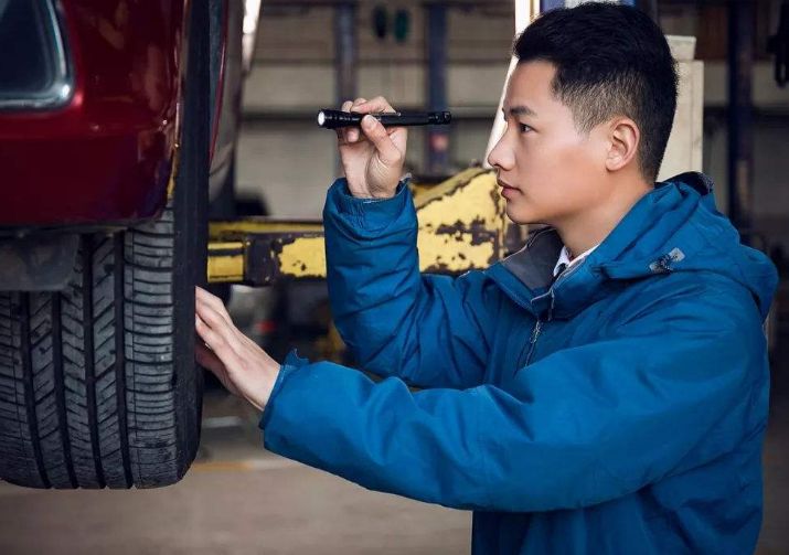 汽車(chē)評(píng)估：全面了解二手車(chē)的價(jià)值與狀況